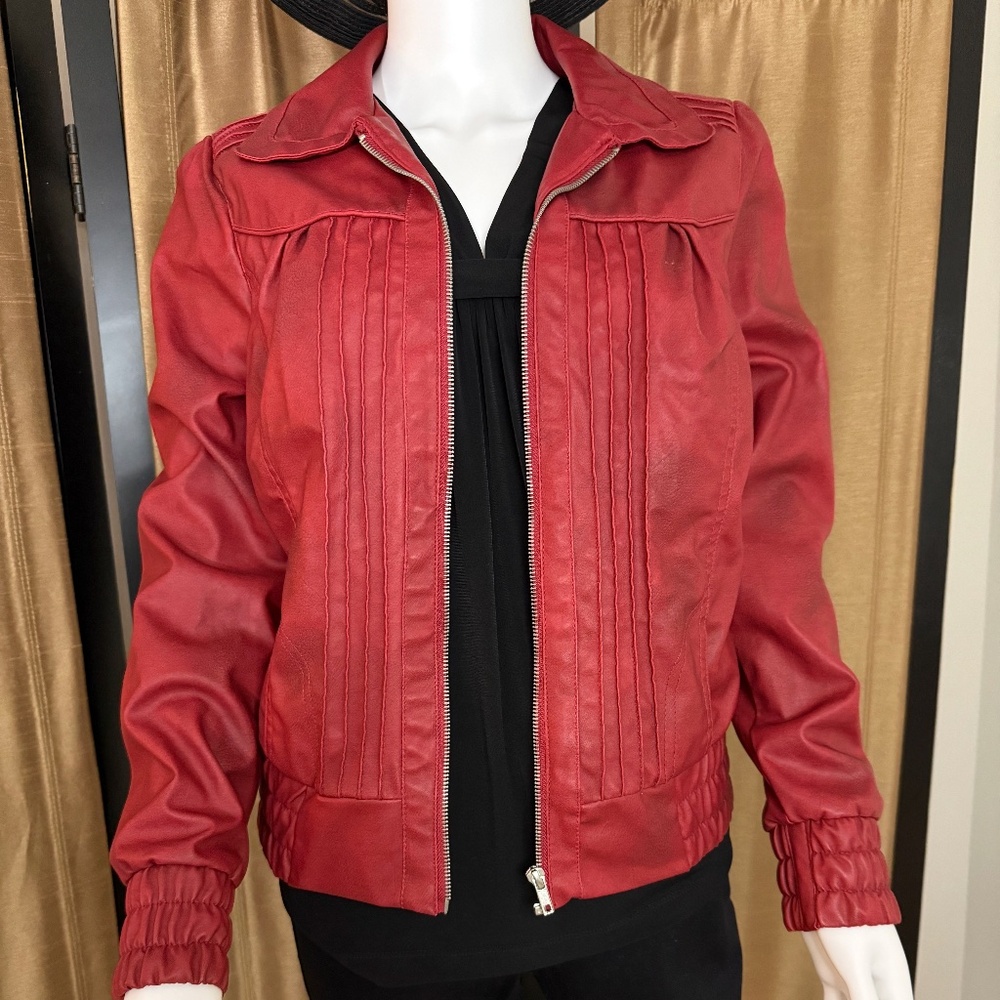 JohnPaulRichard Faux Leather with Zipper Front Red Size M